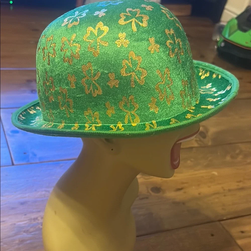 Green & Gold Shamrock ☘️ St. Patrick’s Day Bowler Hat 👒 🎩